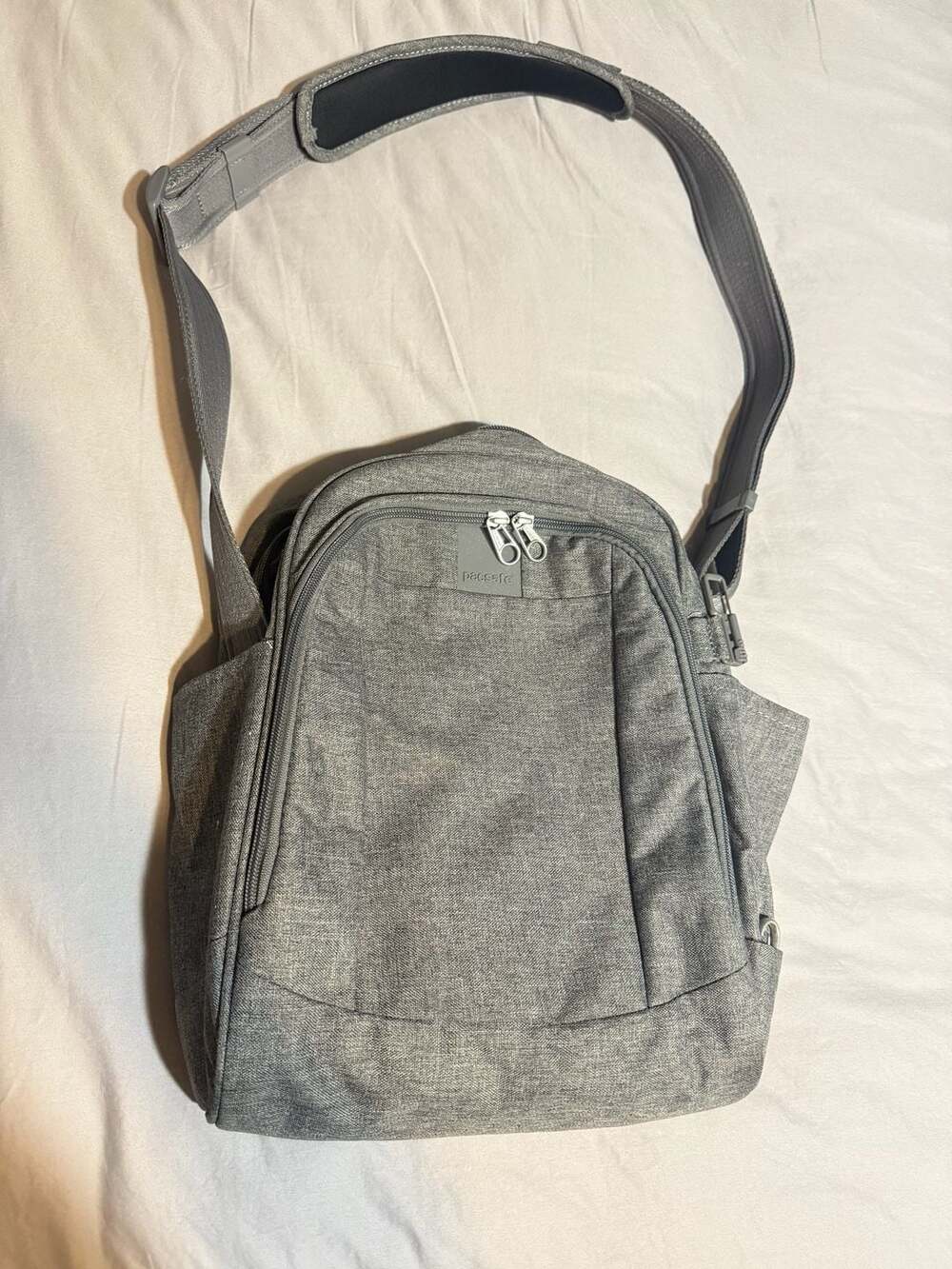 Pacsafe Metrosafe LS200 Anti-Theft Medium Crossbody Bag Dark Tweed Grey